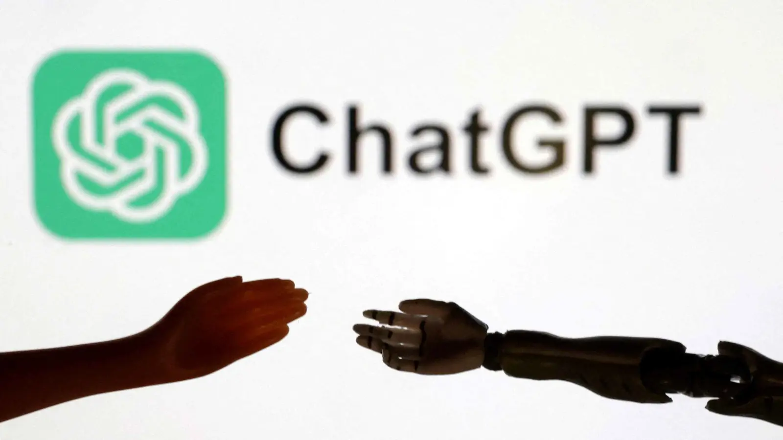 تحسين بيئة العمل.. "ChatGPT" وسيلة مذهلة لاختصار الوقت