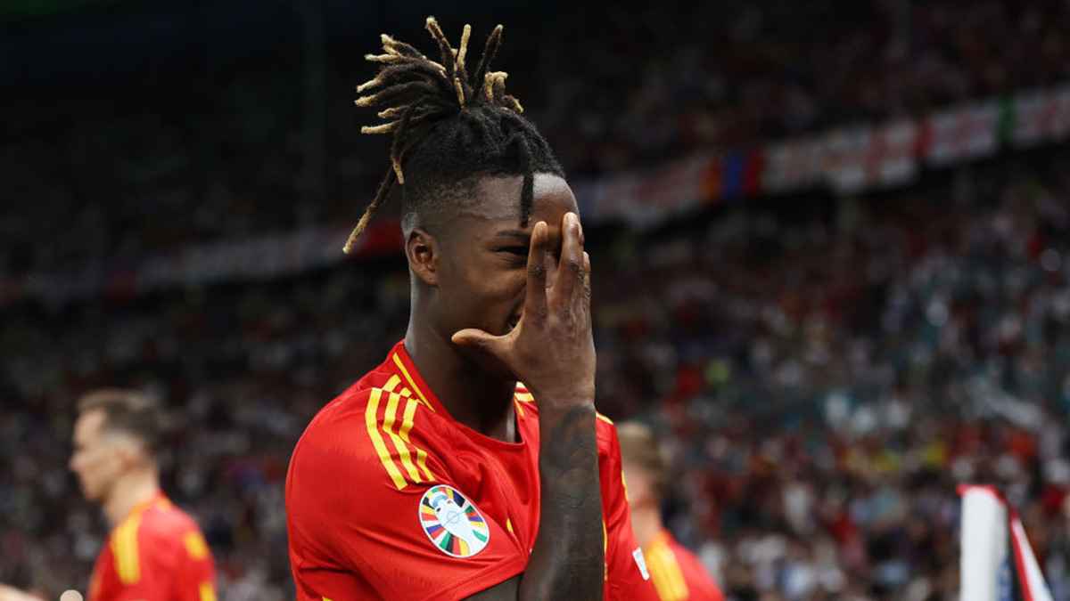 مهووس بالانتقال إلى برشلونة.. فابرزيو رومانو يكشف تفاصيل مثيرة حول "صفقة الموسم"