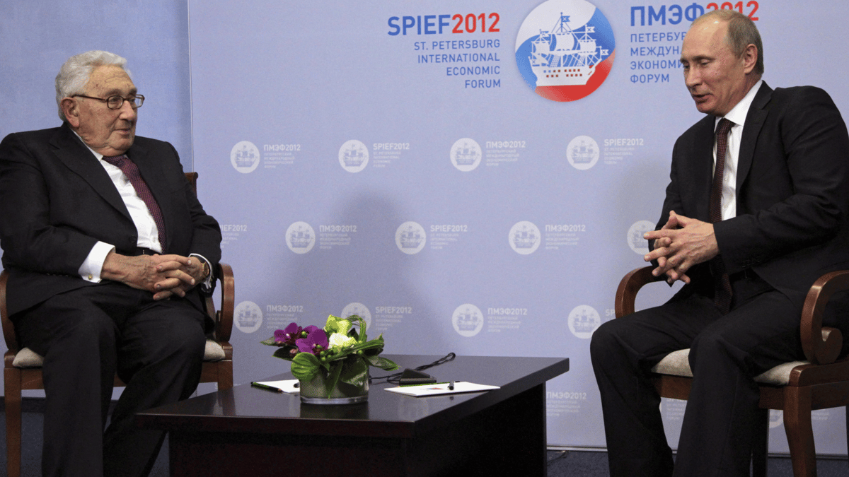 بوتين معزيا بكيسنجر: "رجل دولة حكيم واستثنائي"