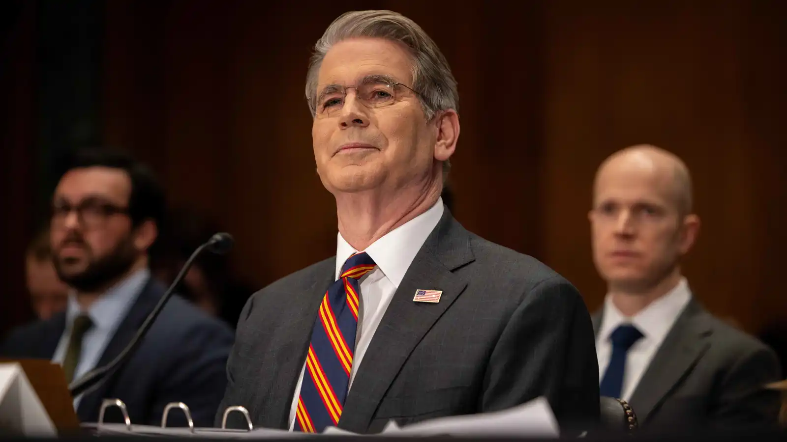 بيسنت يؤكد مواصلة إدارة ترامب دعم سياسة "الدولار القوي"