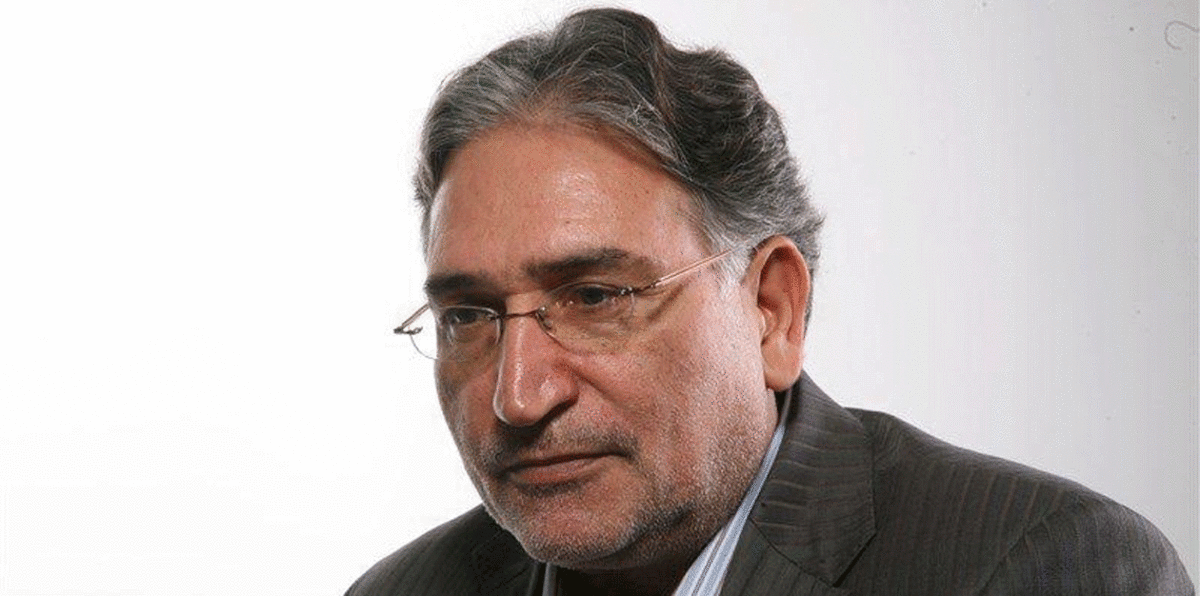 خامنئي يوافق على رفع حظر السفر عن المعارض محمد نوري زاد