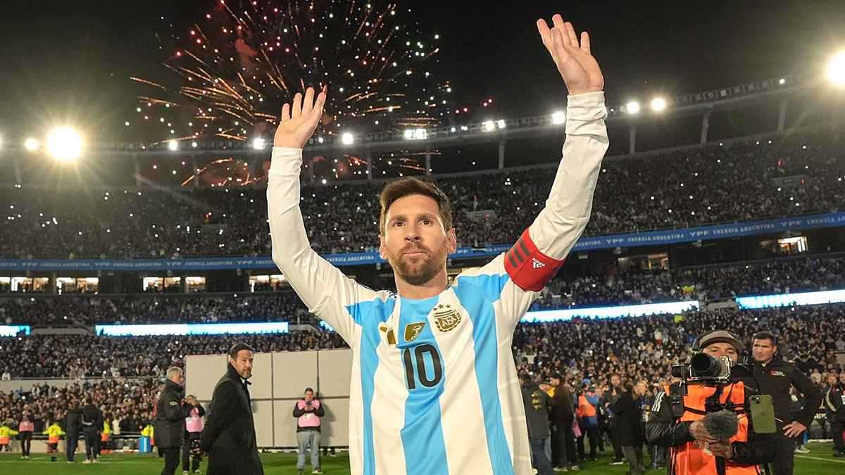 أولهم كريستيانو رونالدو.. 5 سعداء بغياب ميسي عن كأس العالم