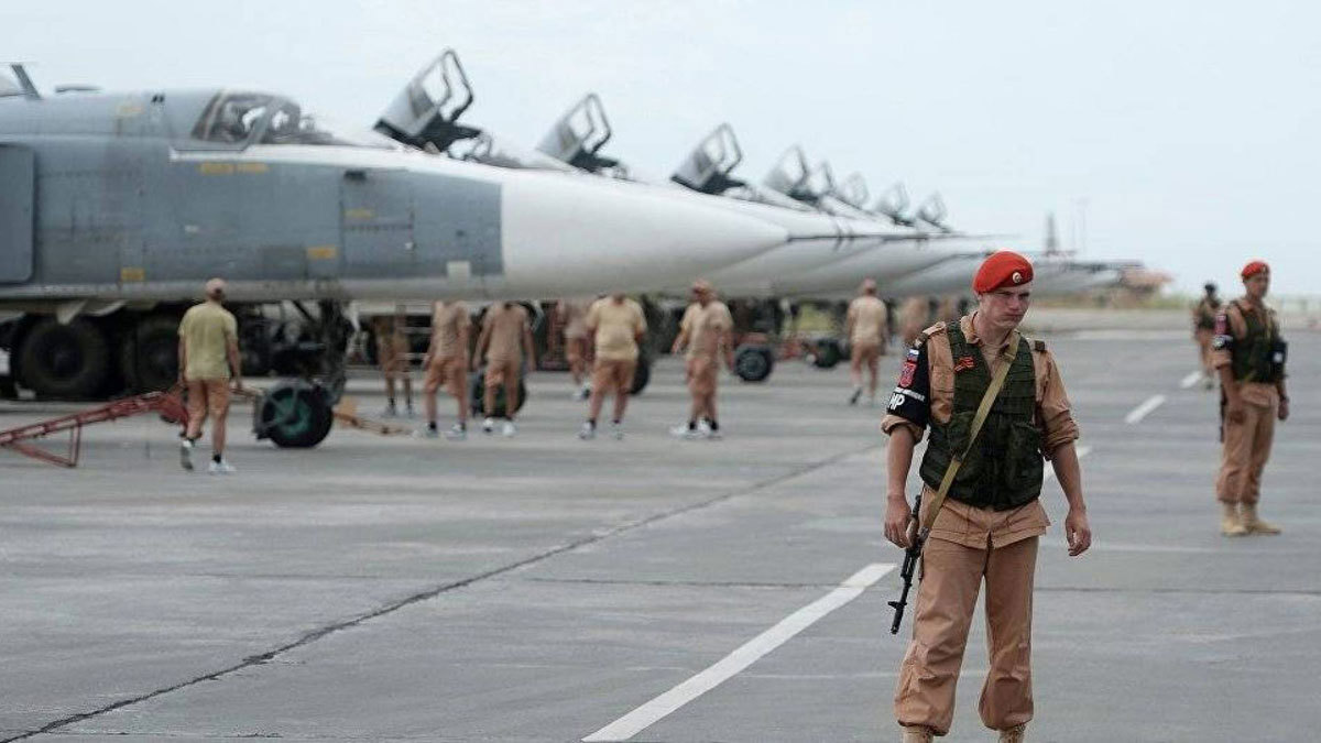 سوريا تُعلن عن "خسائر بشرية" جراء سقوط قذائف قرب قاعدة "حميميم" الروسية