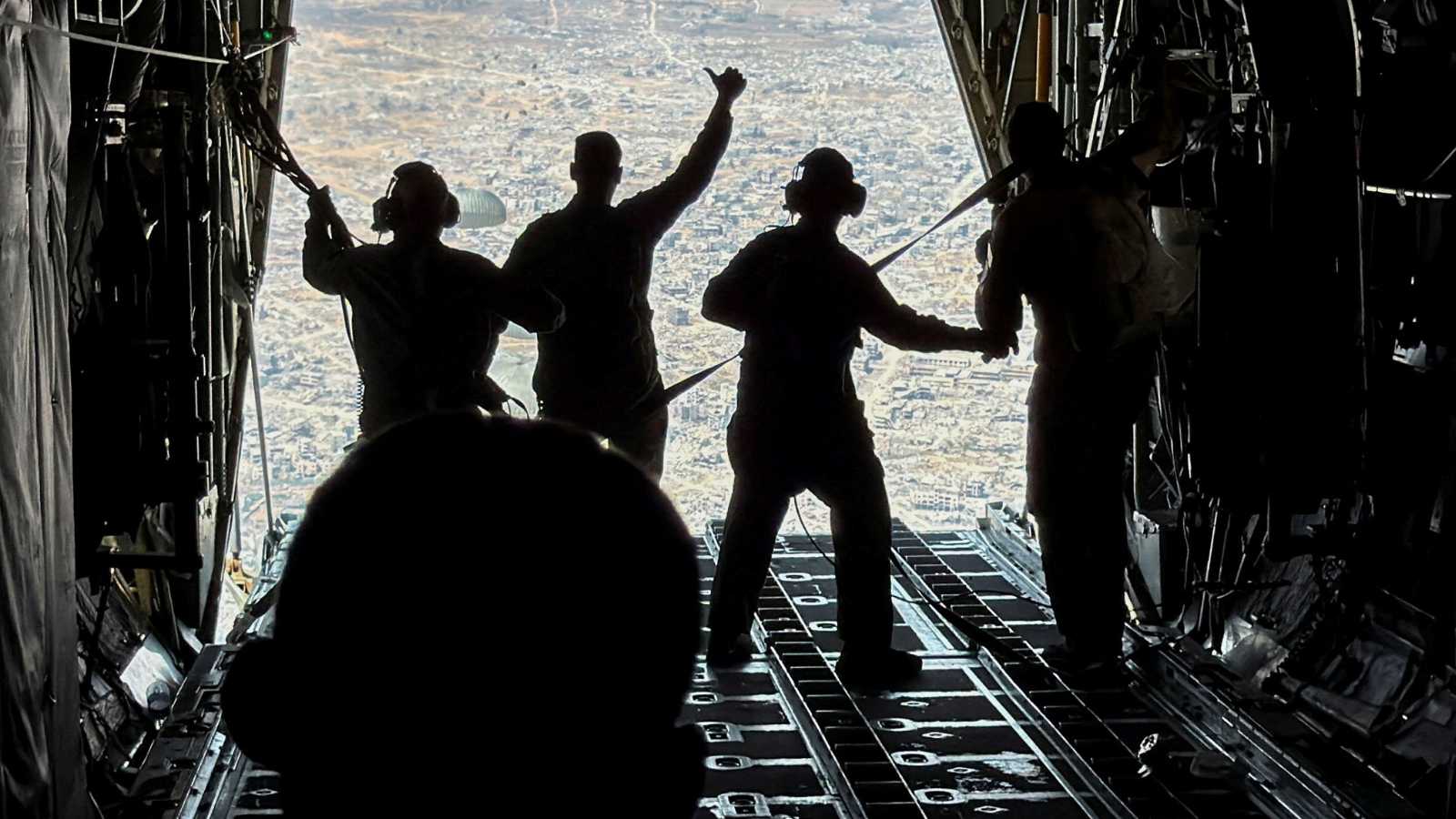 فرنسا تستعد لإنزال مساعدات على غزة