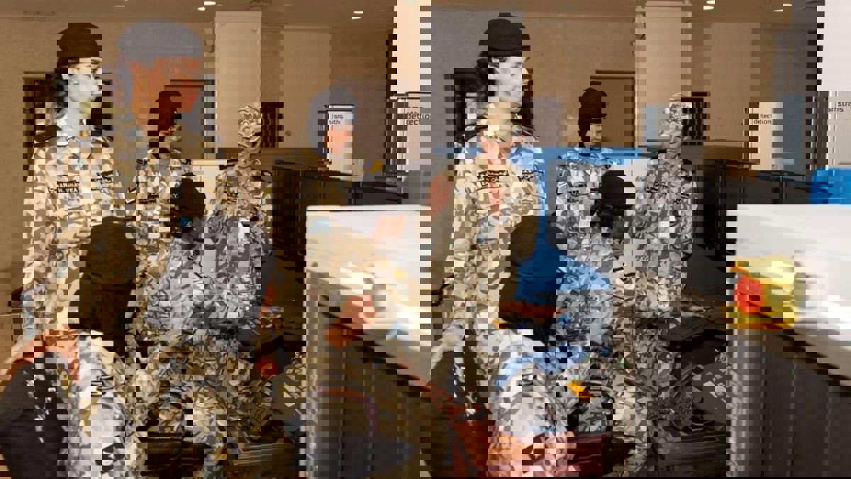 وزارة الدفاع الكويتية تحدد شروط التحاق المرأة بالجيش