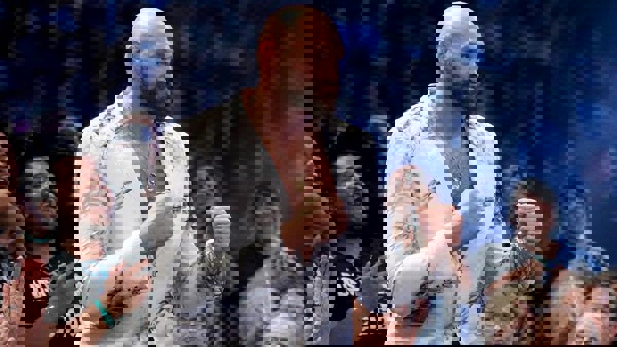 WWE: فيوري ضد سترومان.. هل يشهد عرض كراون جويل بالسعودية النزال المنتظر؟