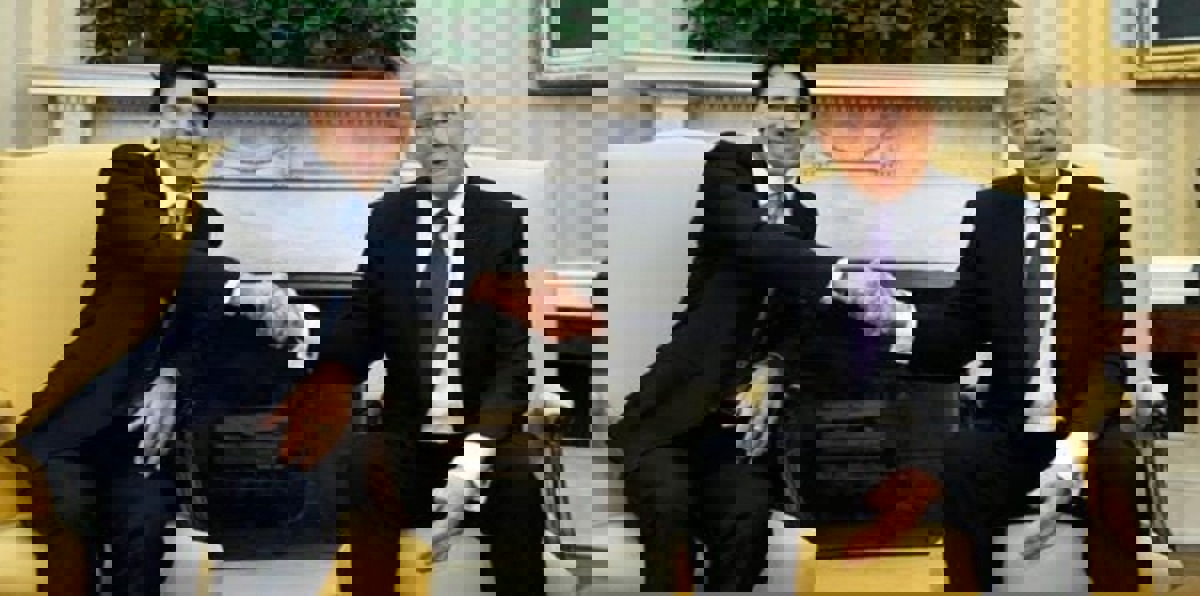 فيديو.. مصافحة ترودو لترامب "تفوق كندي" أم دهاء سياسي؟