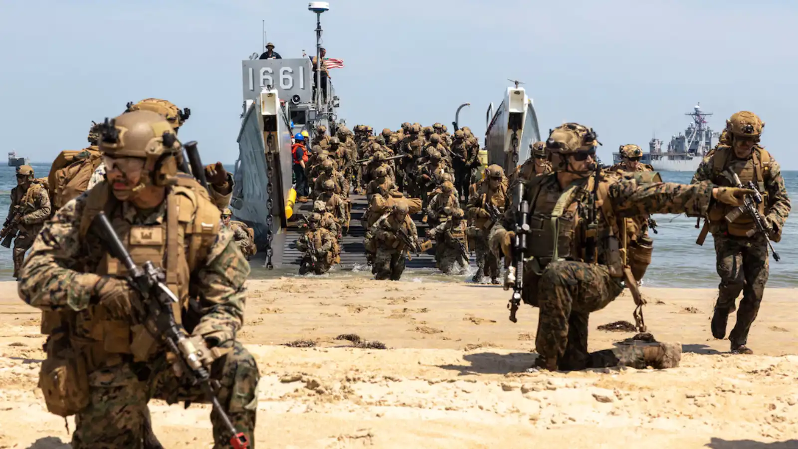 إدارة ترامب تدرس إرسال تعزيزات عسكرية وسط احتمالات توسع حرب إيران