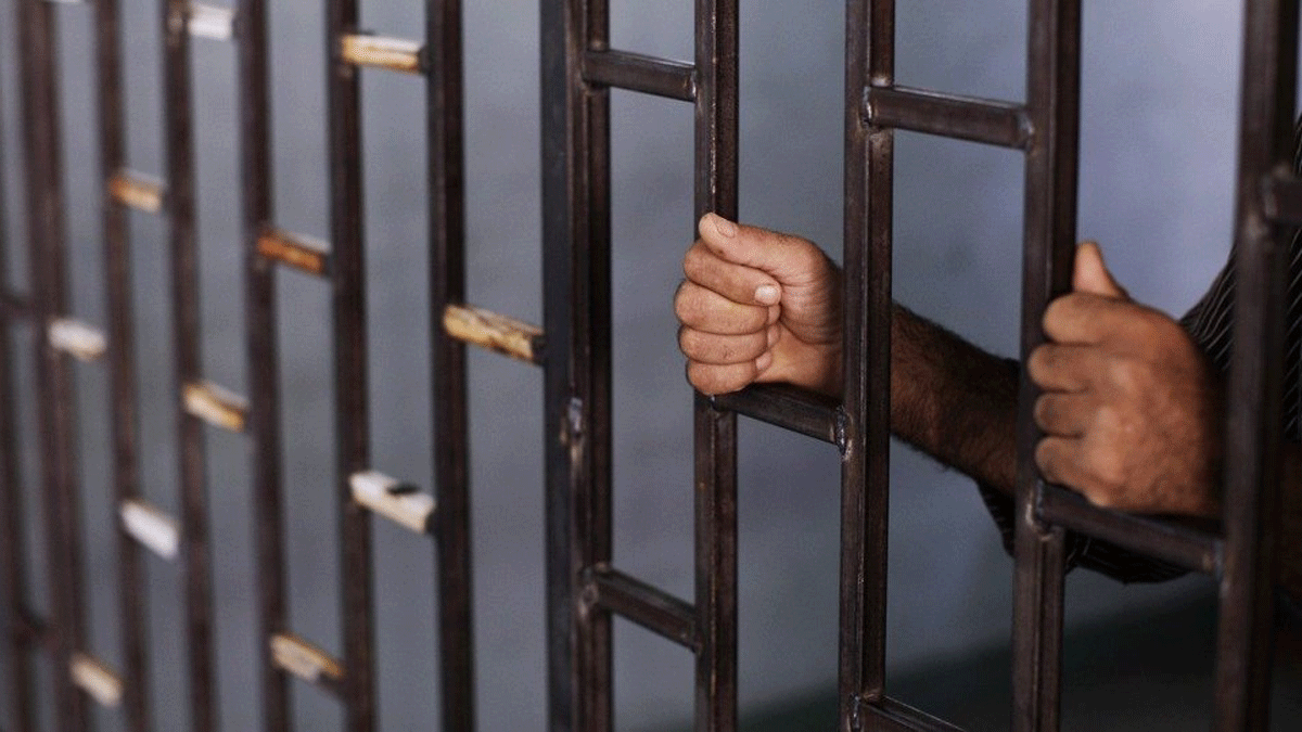 إيران تمنع ناشطين مهددين بالإعدام من مقابلة محاميهم