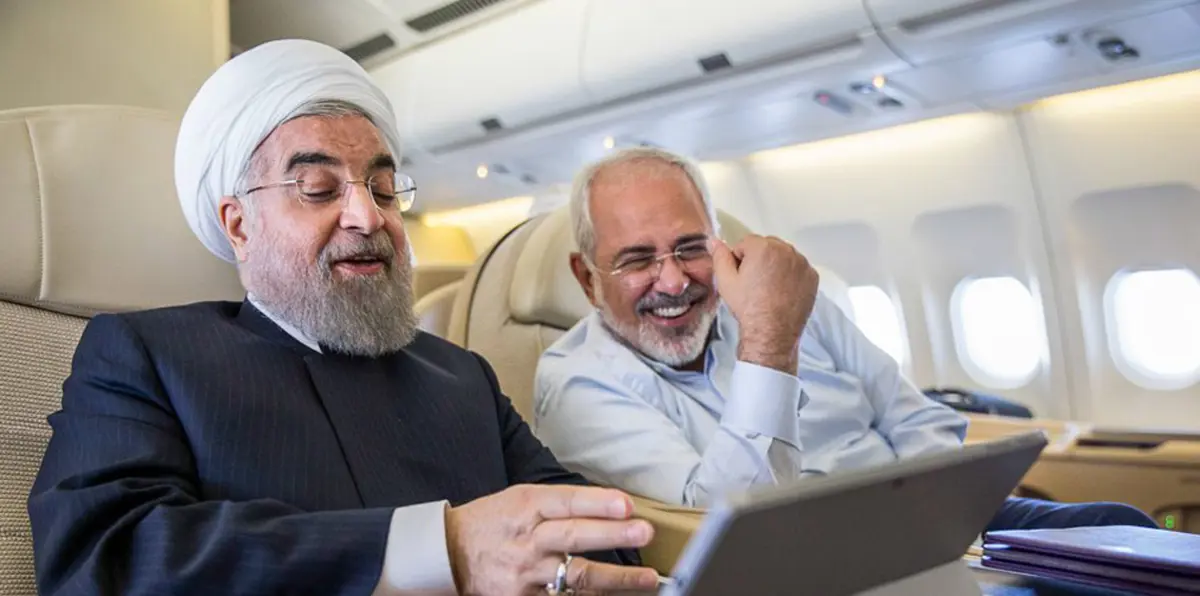 بعد دبلوماسية الابتسامة.. ظريف يراقب انهيار الاتفاق النووي