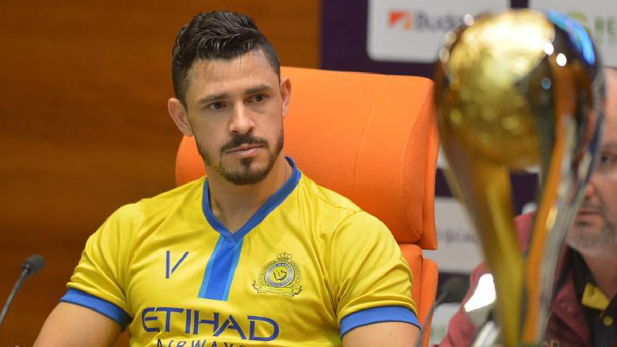 صحيفة: جوليانو يقترب من مغادرة النصر السعودي لفنربخشة