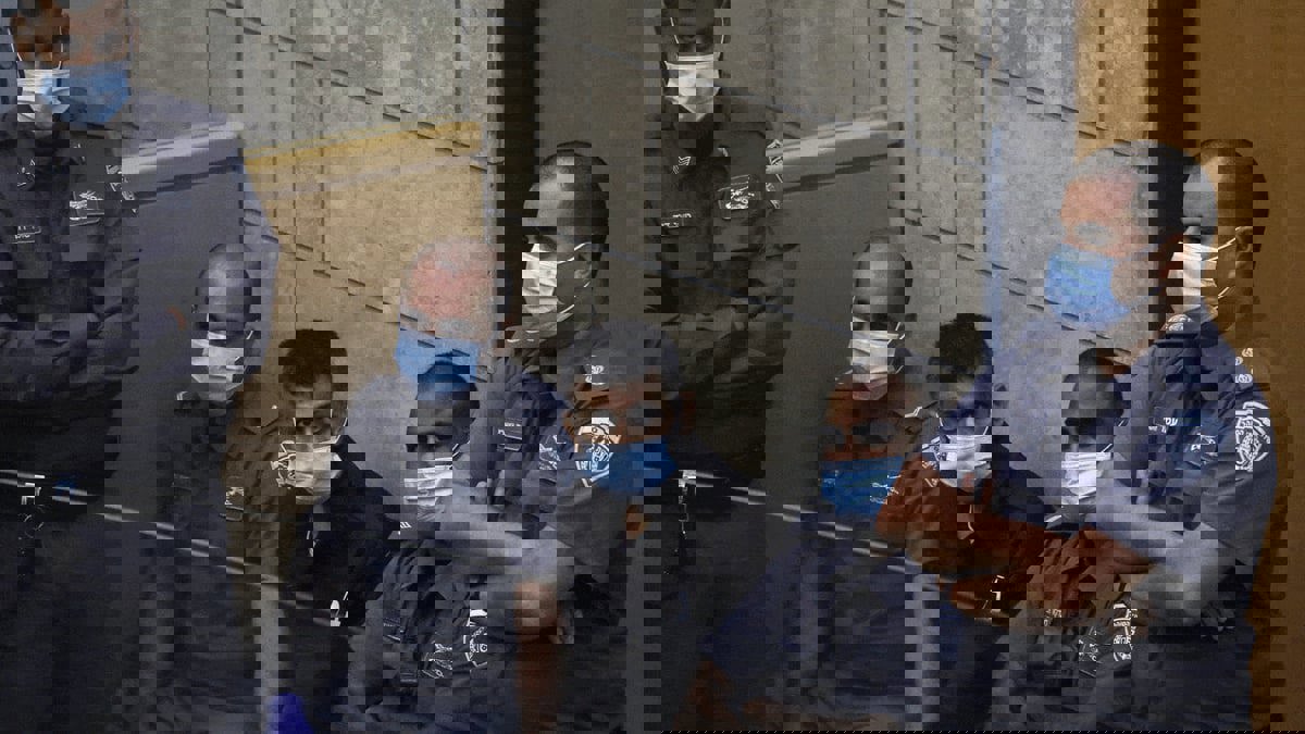 إحداها في الحمام.. إسرائيل تراقب الأسير محمد العارضة الفار من سجن جلبوع بالكاميرات