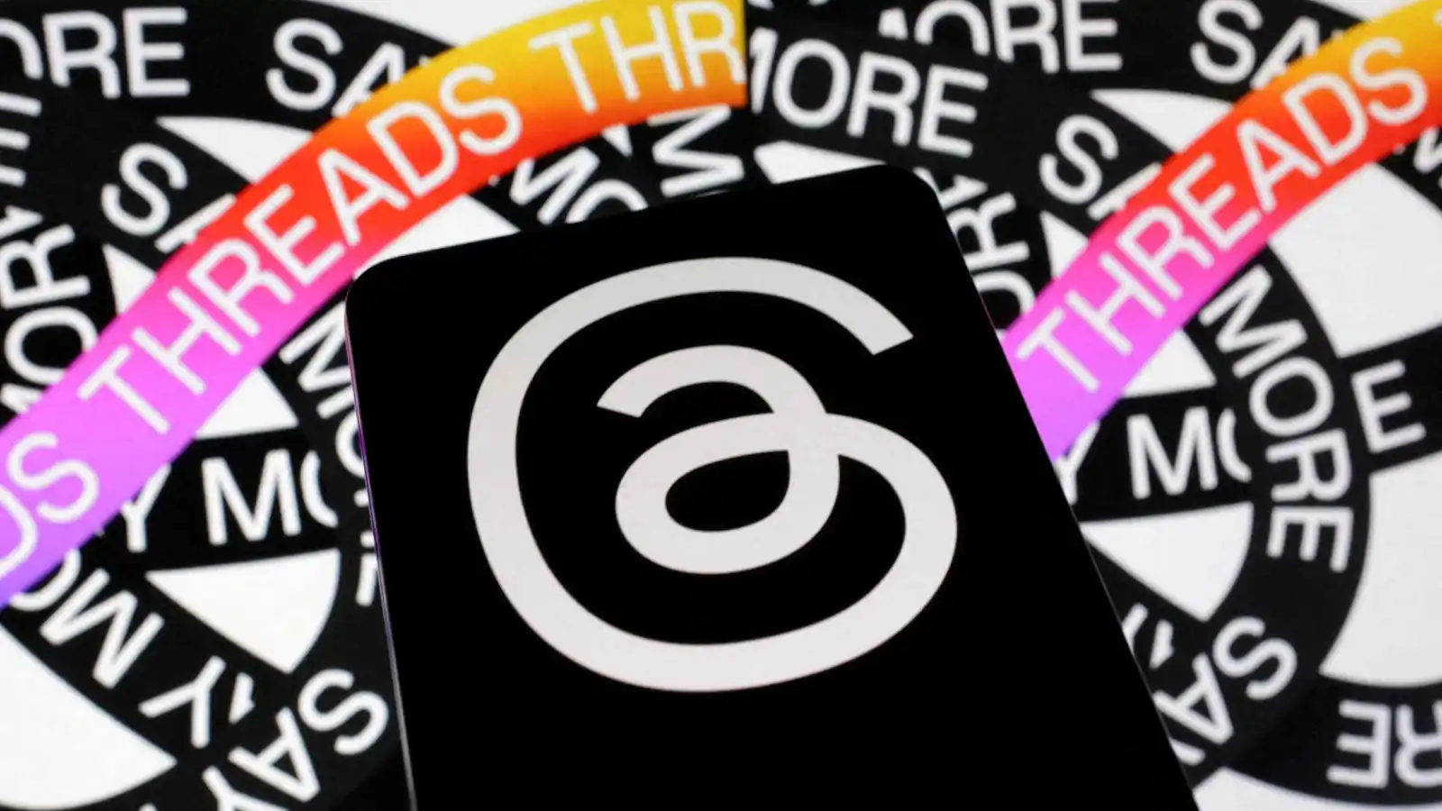 "Threads" تطلق ميزة المحادثات المباشرة لتعزيز التفاعل حول الأحداث