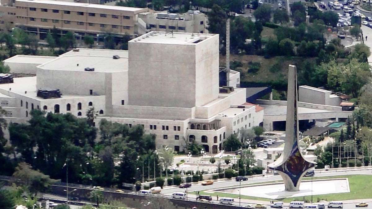 تساؤلات وحوارات "ساخنة" حول مستقبل الثقافة في سوريا