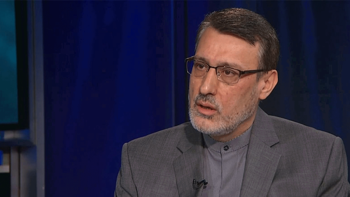 طهران: صيادون إيرانيون يعثرون على أجزاء من الطائرة الأمريكية (صور)