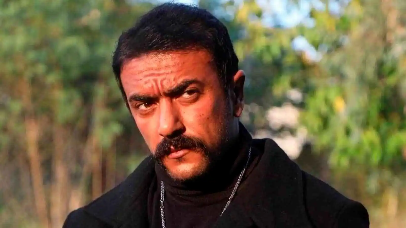 أحمد العوضي يوضح لـ"إرم نيوز" جدل حديثه عن "فهد البطل"