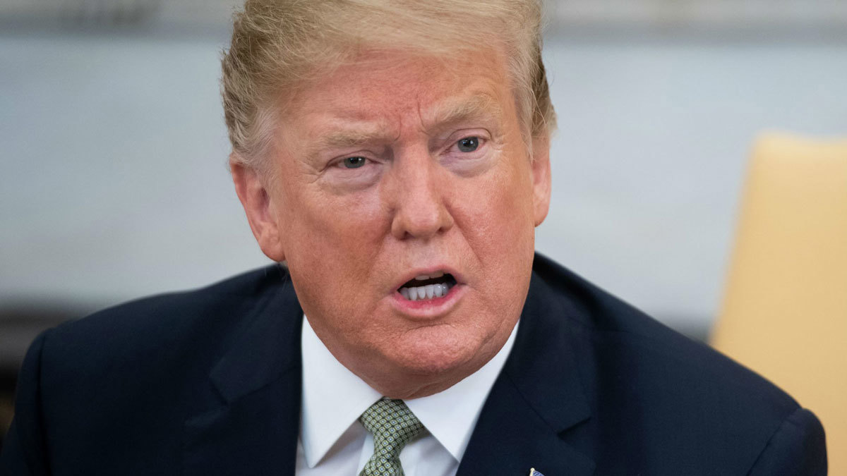 ترامب يدافع عن إستراتيجية الرسوم والصين تقول إنها "لا تخشى حربًا تجارية"