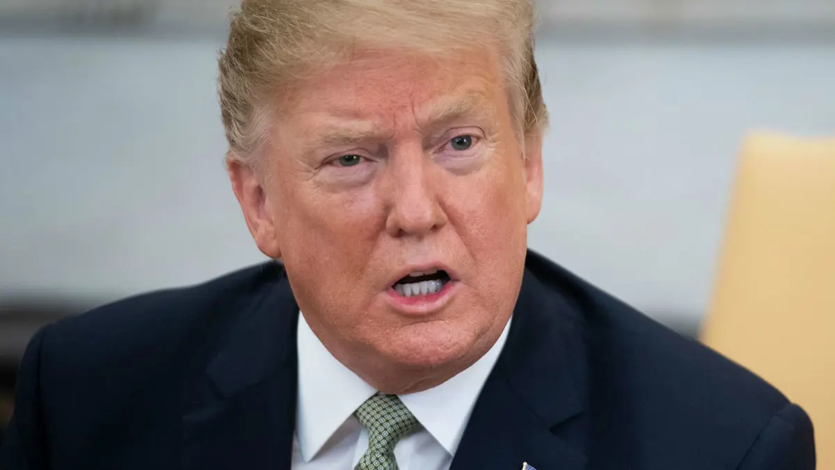 ترامب يدافع عن إستراتيجية الرسوم والصين تقول إنها "لا تخشى حربًا تجارية"