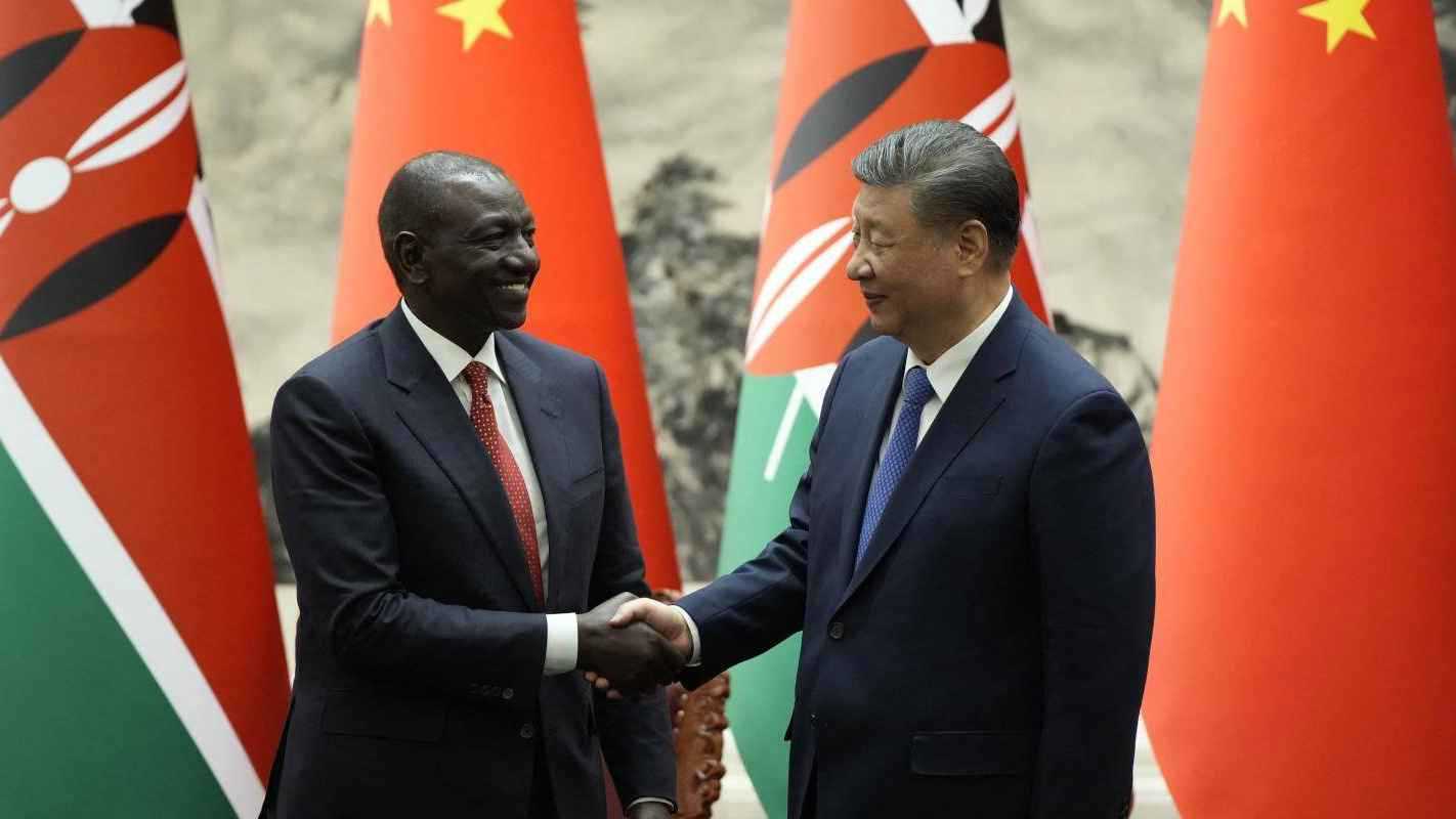 اليوان يزحف إلى نيروبي.. الصين تكسب معركة الرموز النقدية قبل المدافع