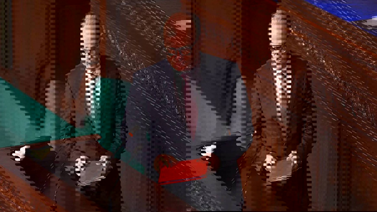 تونس.. أزمة كورونا تفجر صراعًا بين الفخفاخ والبرلمان