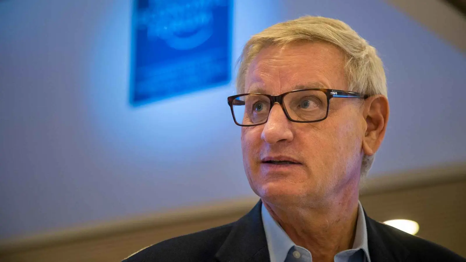 رئيس الوزراء السويدي الأسبق: ترامب ذاهب للحرب