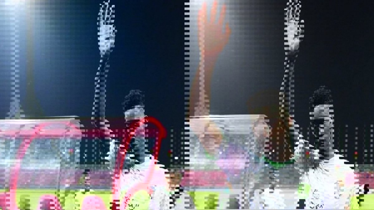 سعيد العويران: قضي الأمر.. دجانيني لاعبًا في نادي النصر السعودي