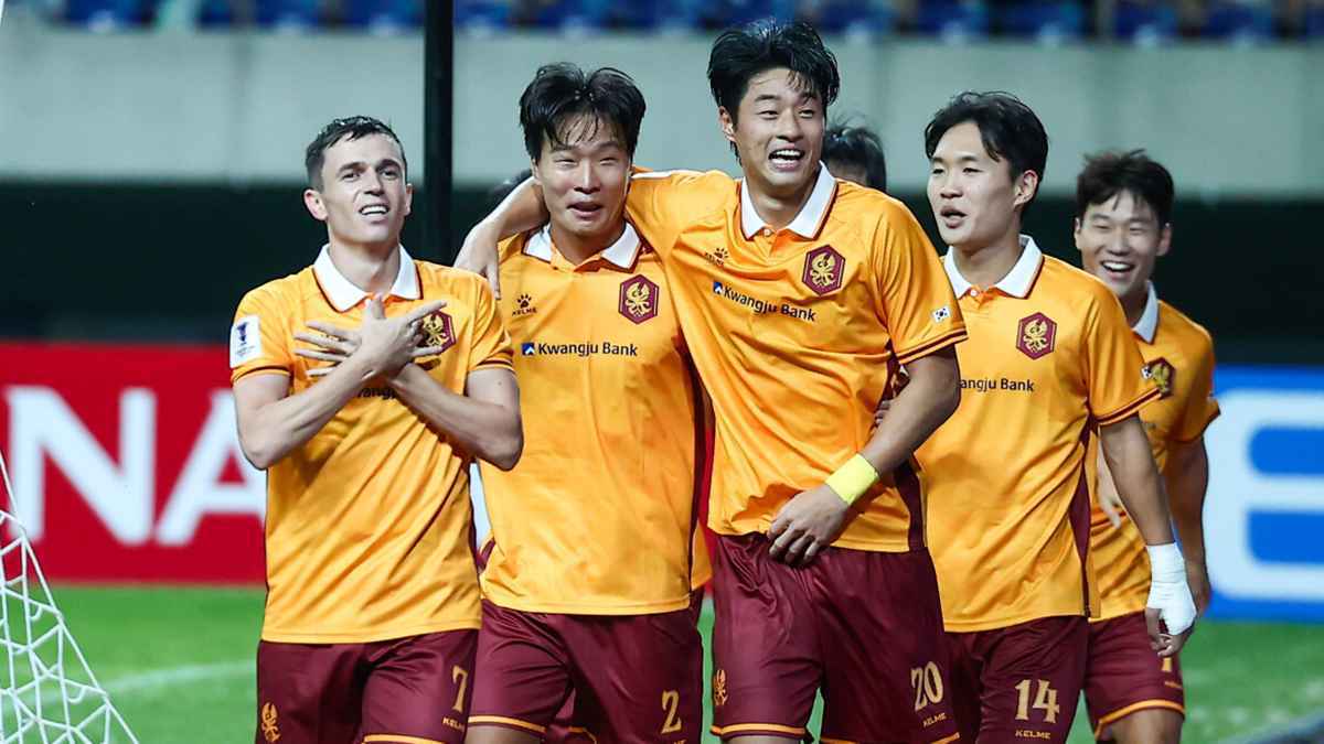 مفاجآت مدوية حول غوانغو منافس الهلال في "النخبة"