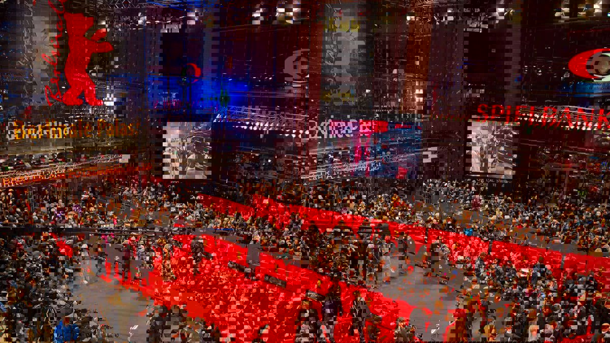 "بشتاقلك ساعات".. فيلم مصري يثير ضجة بعد عرضه في ألمانيا