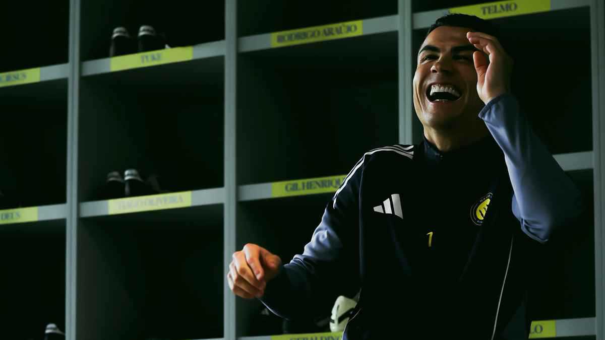 باللون الأحمر.. كريستيانو رونالدو يكشف عن حذائه الجديد (صور) 