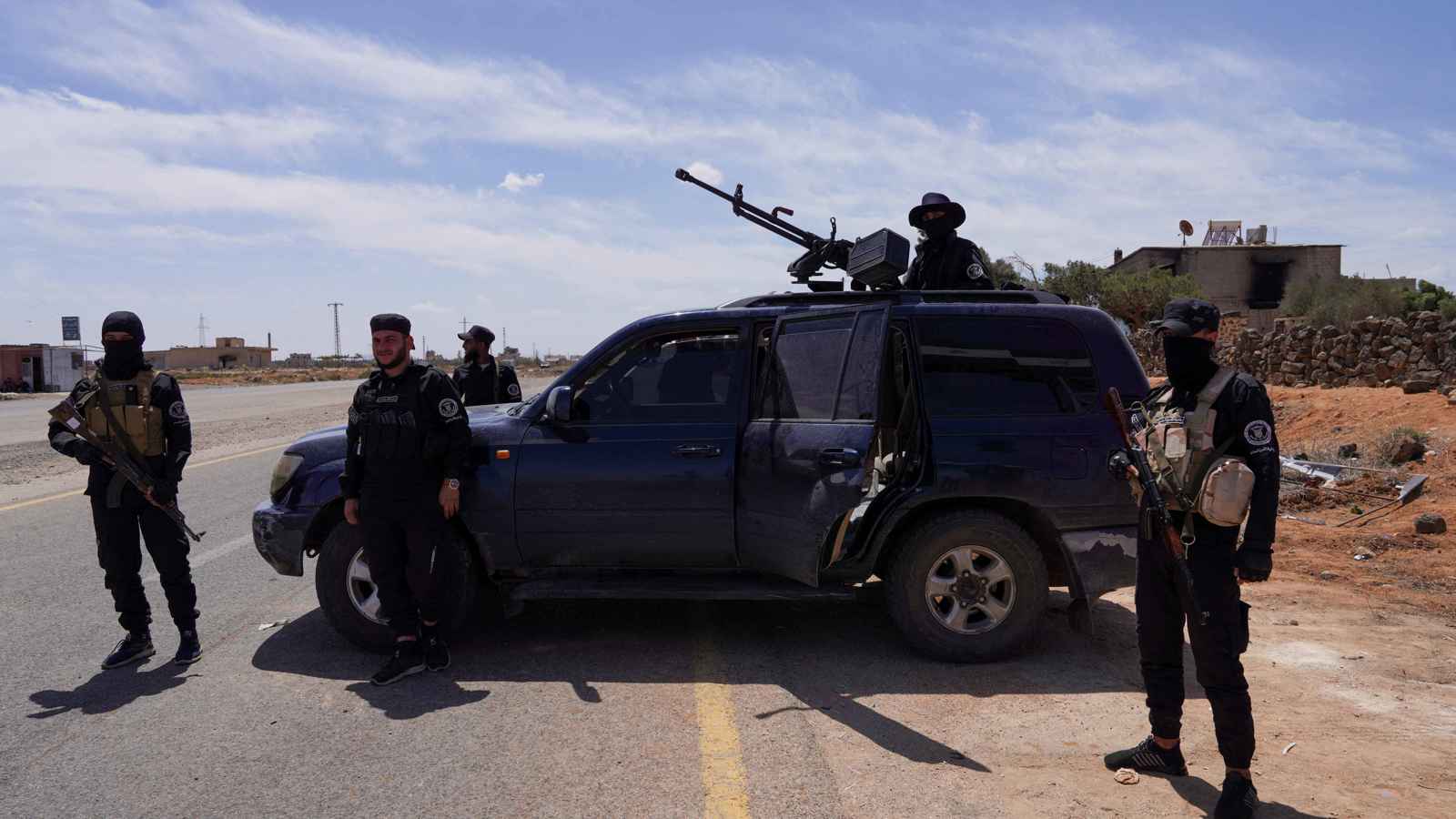 "المونيتور": قصف الدروز يثير مخاوف "حرب أهلية" في سوريا