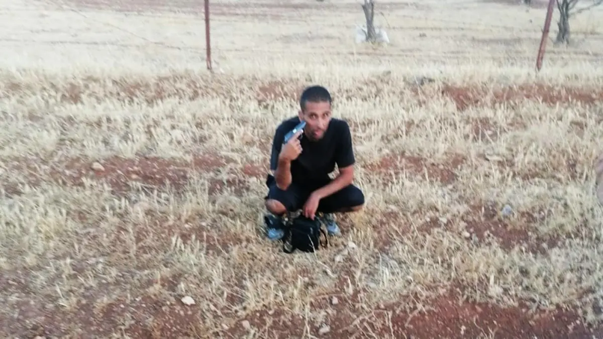 فيديو يوثق لحظة وصول القاتل عدي حسان إلى مكان اختبائه في بلعما