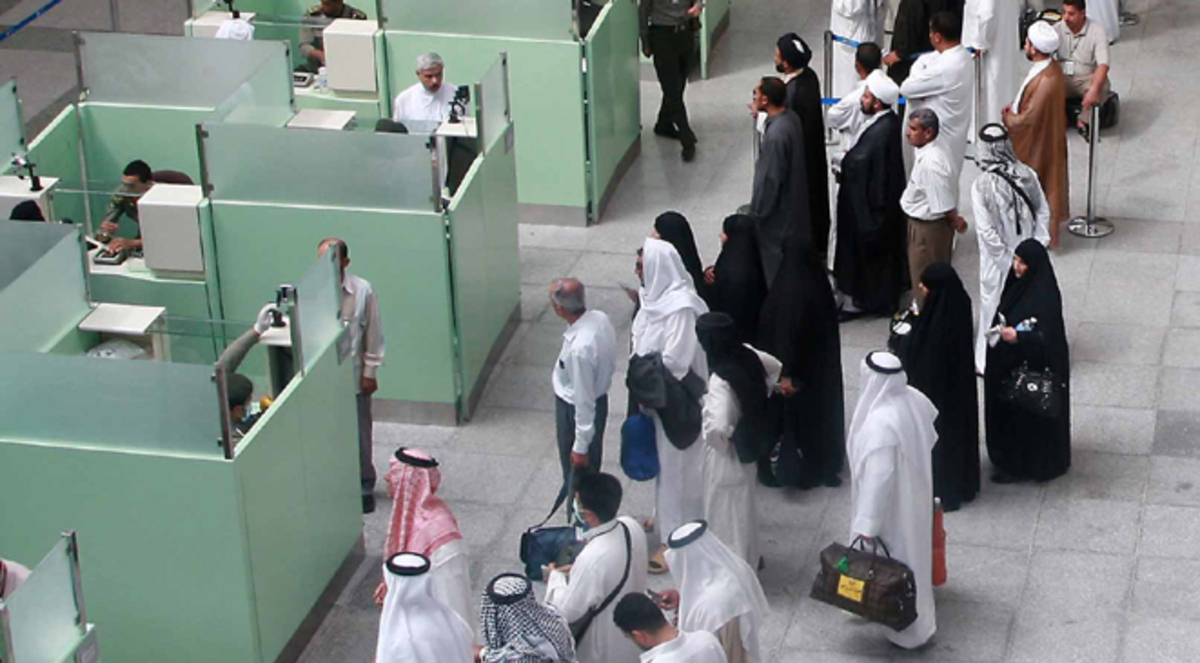 طهران: السعودية تحاكم شرطيين تحرشا بحاجين إيرانيين‎