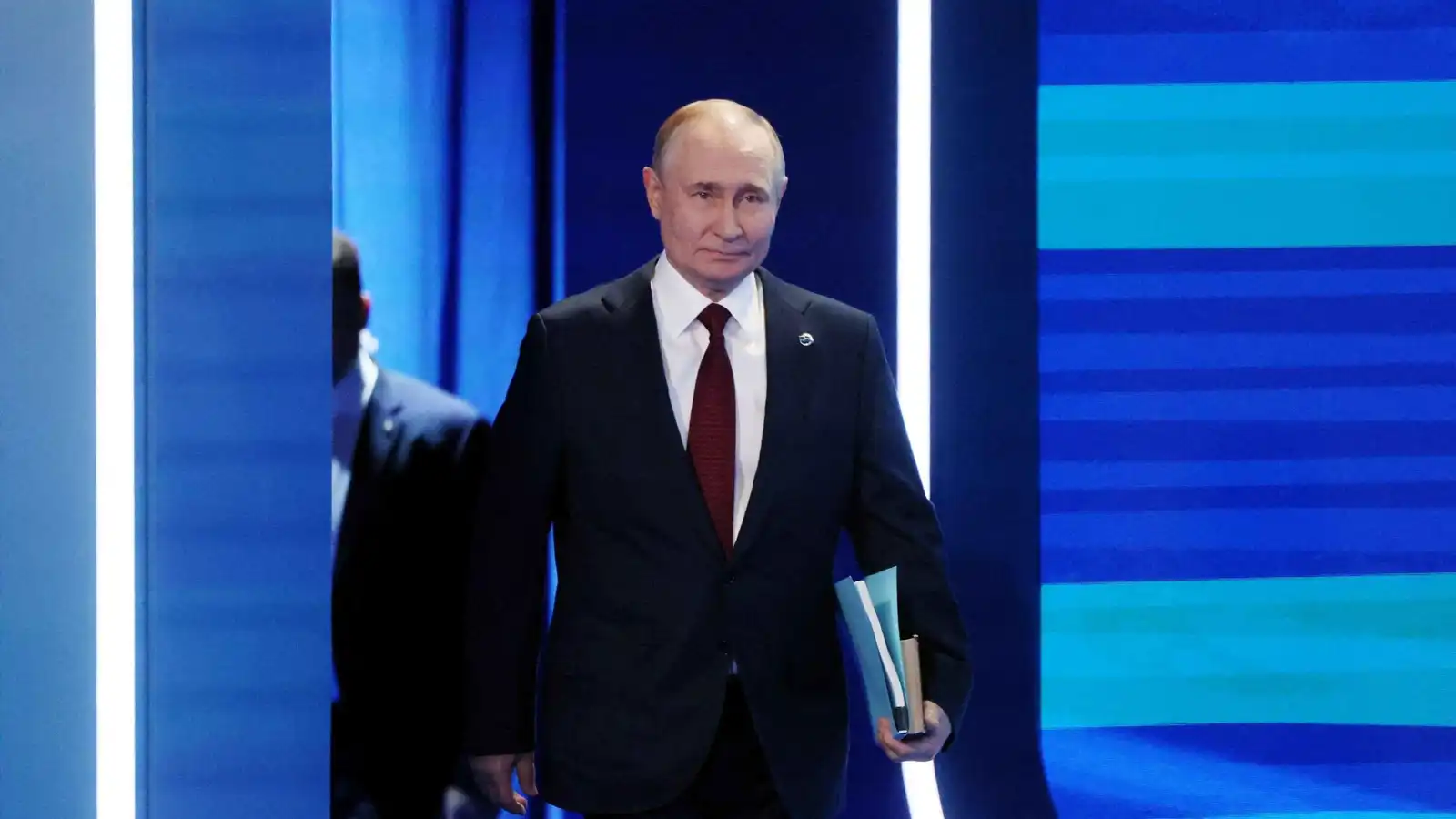 "التايمز": بوتين يتفوّق مجدداً على زيلينسكي بسياسة "التوماهوك"