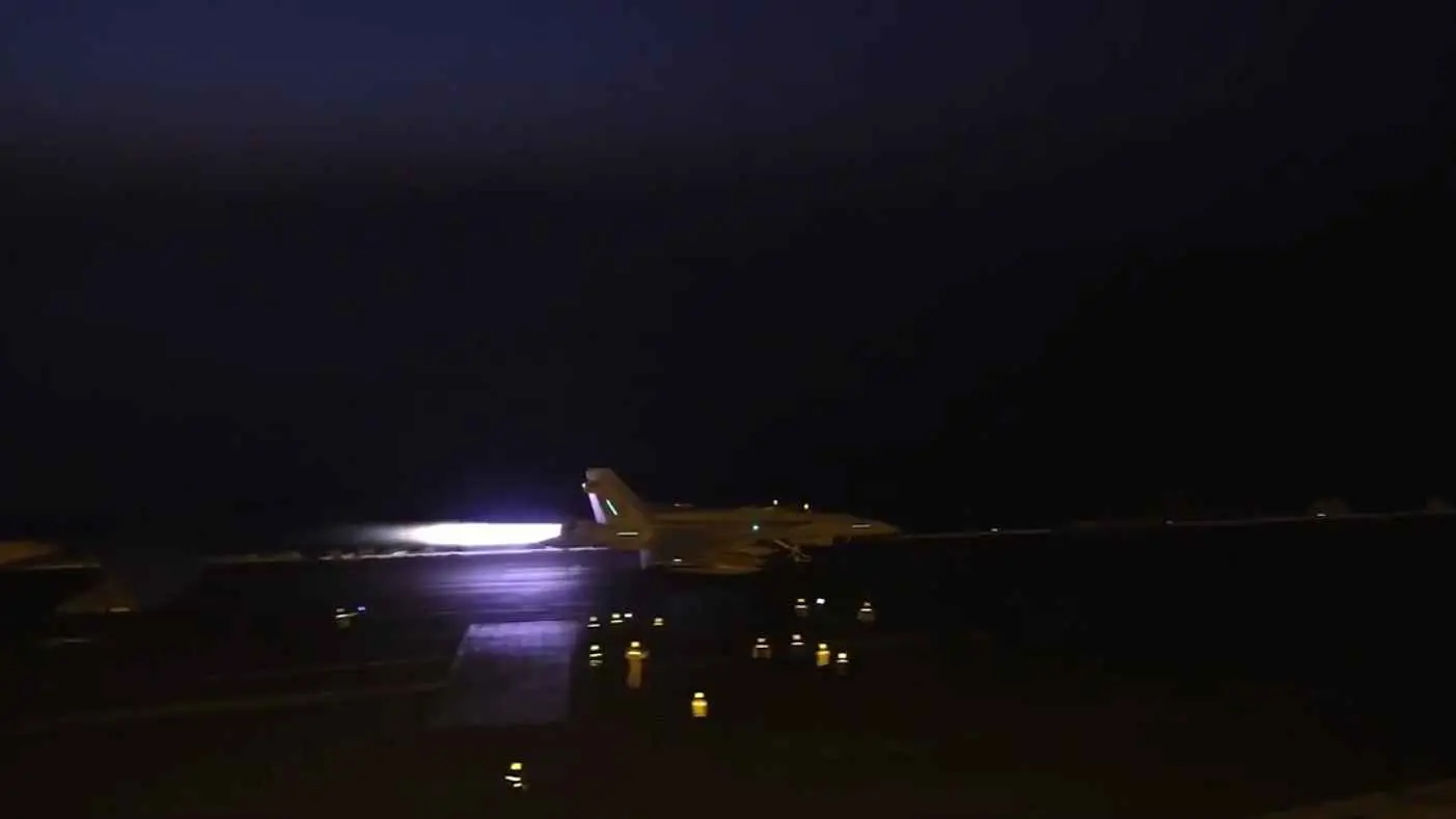 الطيران الأمريكي يستهدف مواقع حوثية جديدة في صعدة