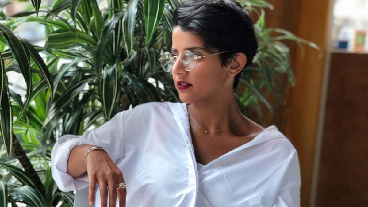 الفنانة الكويتية نورة العميري "تحلق" شعرها (فيديو وصور)