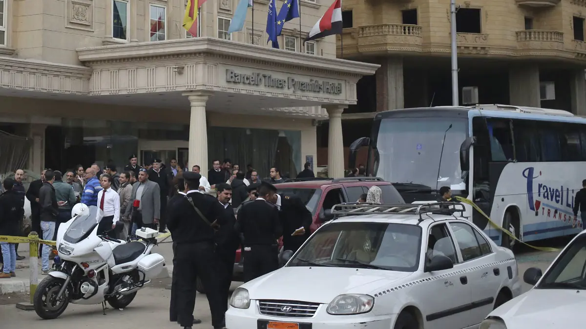 الإعدام والسجن المؤبد بحق 14 مدانًا بالهجوم على فندق الأهرامات بمصر