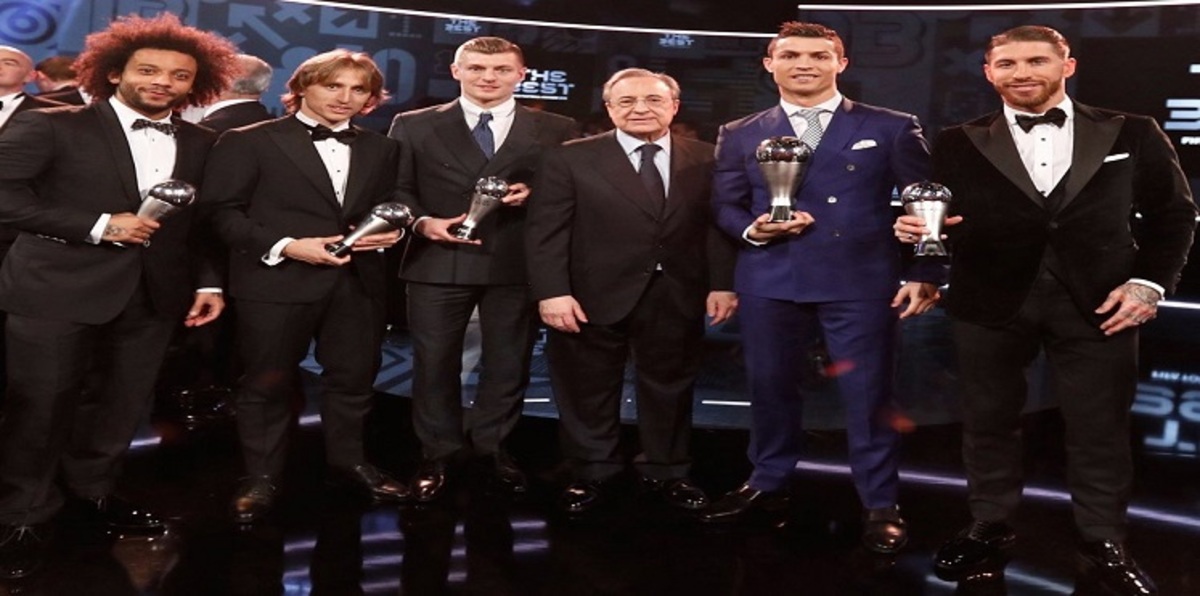 إنييستا يعتذر للاعبي ريال مدريد بعد التغيب عن حفل "فيفا"