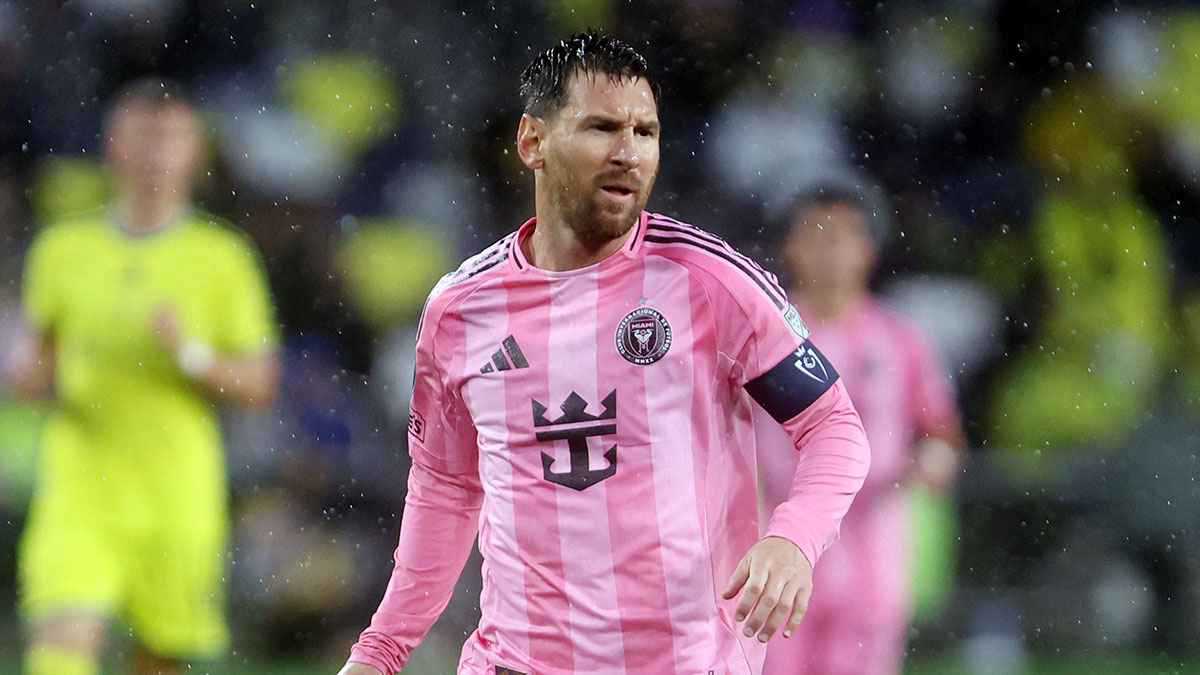 هل ينقذ ميسي المكسيك من ورطة كريستيانو رونالدو؟ 