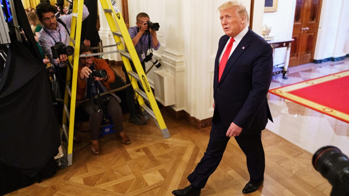 اتهام مباشر من ترامب لإيران بتنفيذ الهجوم على ناقلتي النفط في خليج عمان