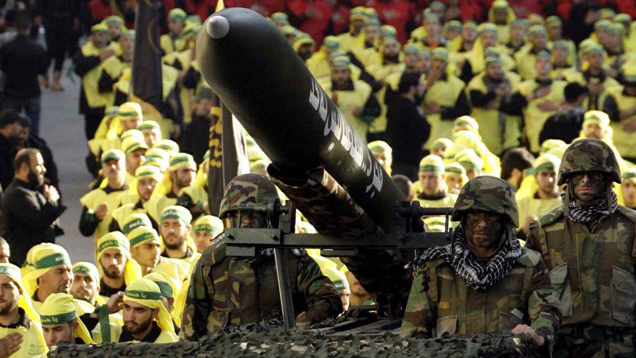 مصادر: إطلاق الصواريخ من لبنان "مفتعل" لمنح إسرائيل مبرر عدم الانسحاب