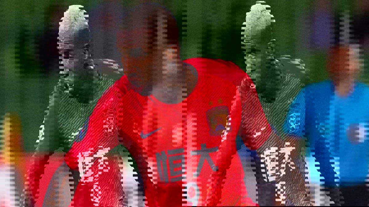 نادي الهلال السعودي يرد على تقارير مفاوضاته مع تاليسكا وفالكاو