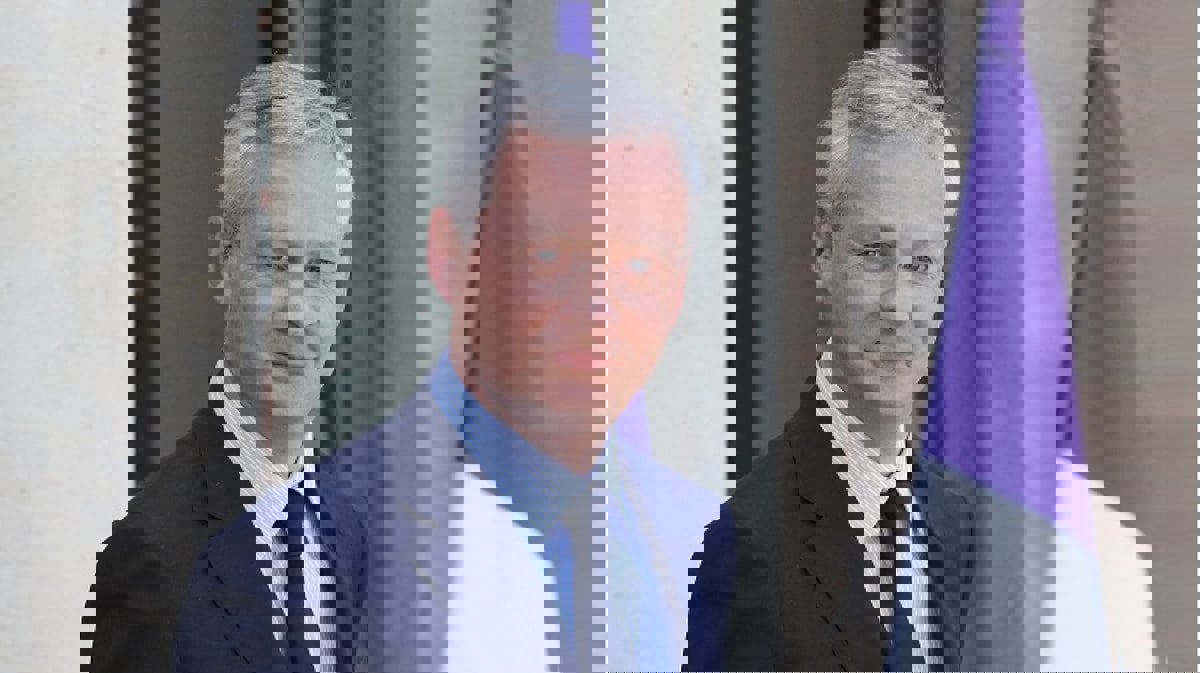 فرنسا.. انفجار معدلات العجز يُربك الأغلبية الحاكمة
