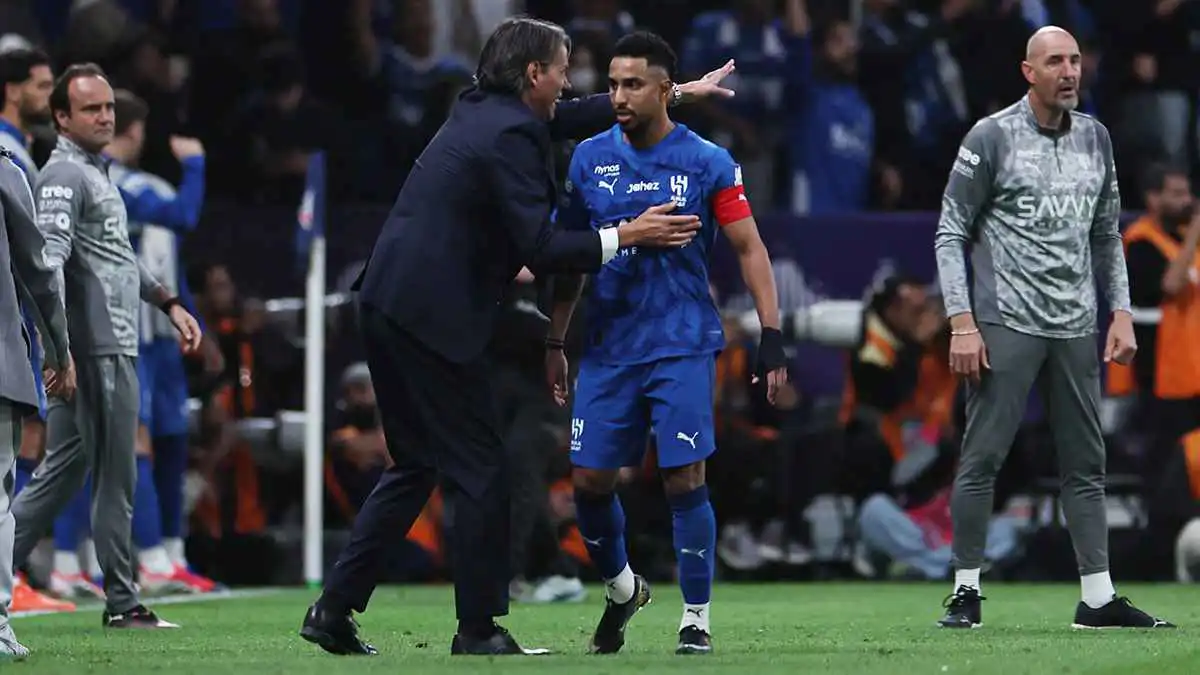 غياب سالم الدوسري ليس إصابة.. هاني الداود يفجّر جدلًا حول قائد الهلال (فيديو)