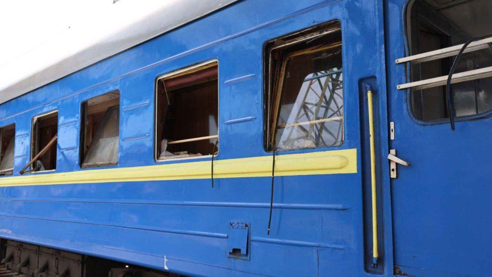 هجوم روسي يقتل 9 ويلحق أضرارا بقطار ركاب في أوكرانيا (فيديو وصور)