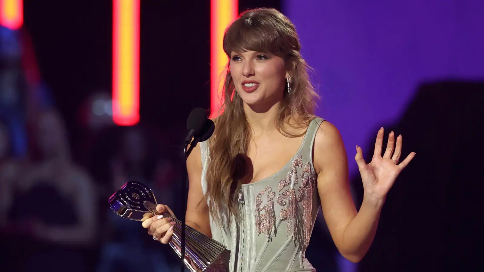 تايلور سويفت تتحرك قانونيا ضد الذكاء الاصطناعي.. ما القصة؟