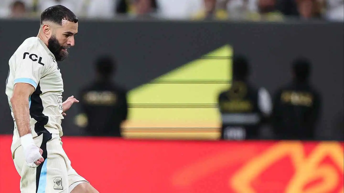 لقطة تبدد كل مخاوف جمهور الاتحاد.. كونسيساو في أحضان بنزيما (فيديو)