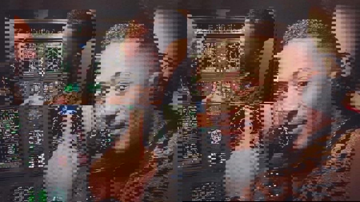 نجوم آخرون سبقوه.. لماذا تسببت واقعة الطائرة في أزمة لمحمد رمضان وحده؟