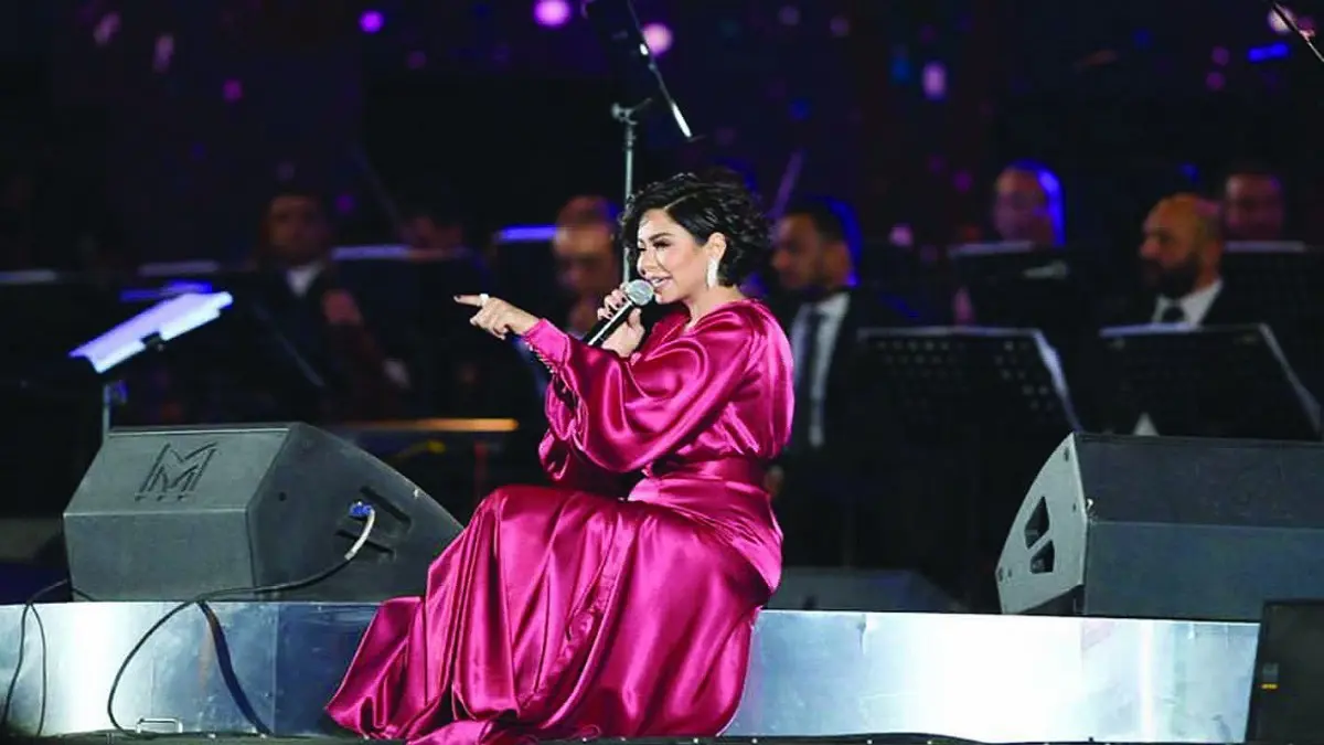 شيرين تثير الجدل مجددًا في السعودية بعد وصف منتقديها بـ"العوانس" 