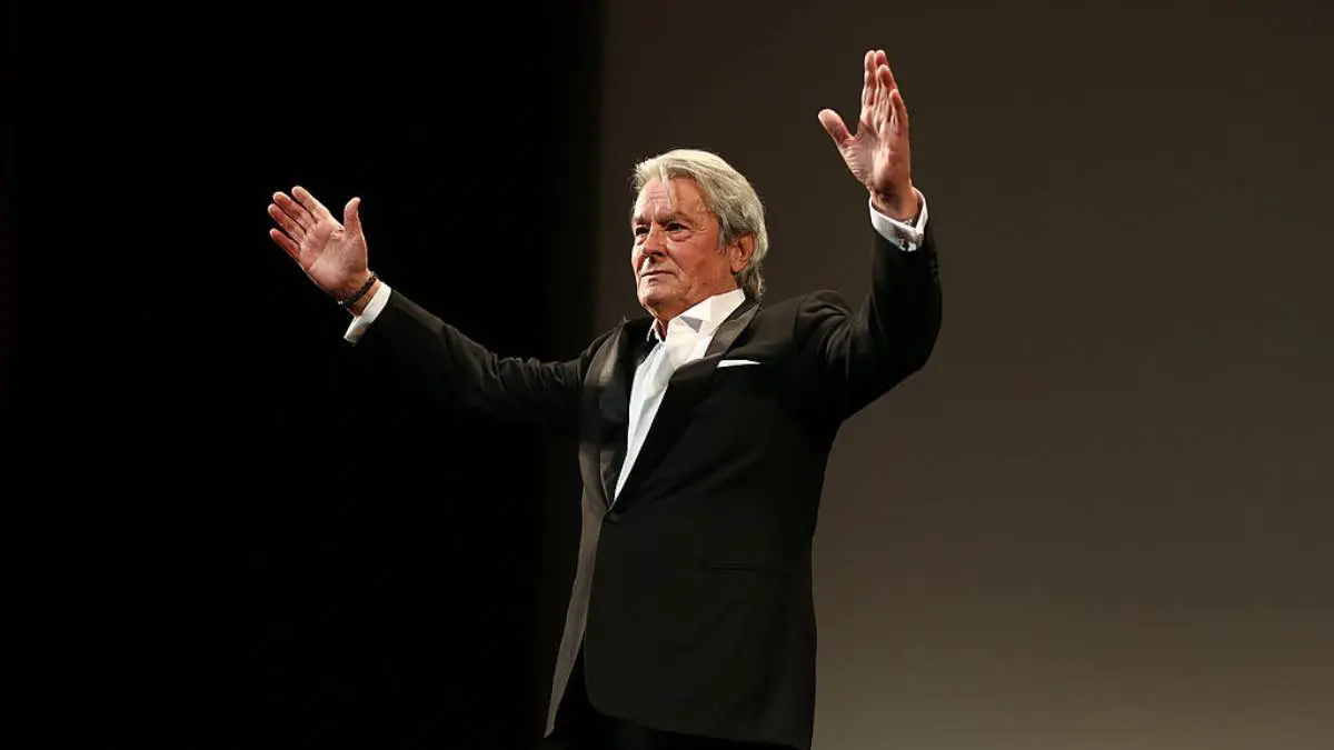 أخفى المال بملابسه الداخلية.. لحظات مثيرة من حياة دانيال بروسين مع آلان ديلون