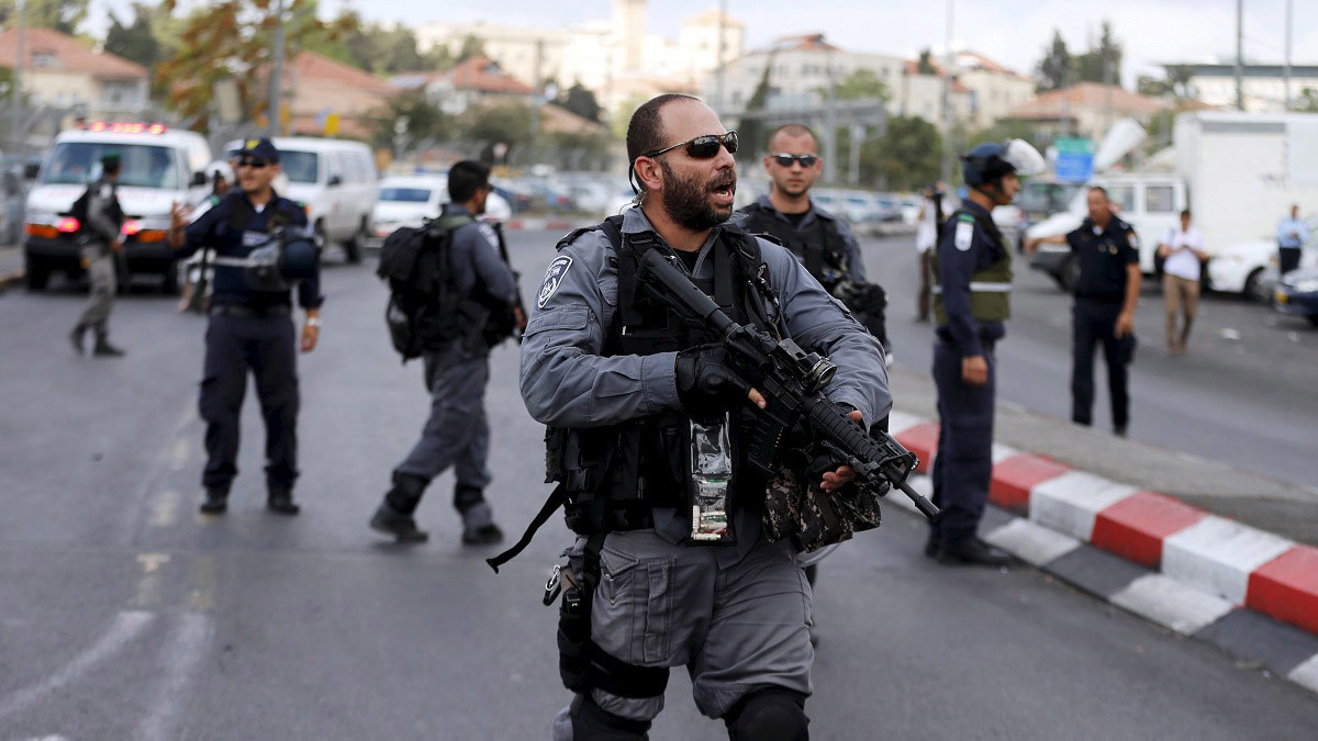 إسرائيل تسرق تسجيلات كاميرات المراقبة بالضفة لملاحقة الفلسطينيين